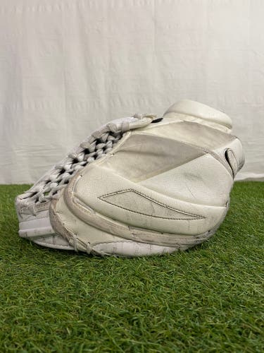 True L12.2 Goalie Glove Pro Stock | Senior Regular