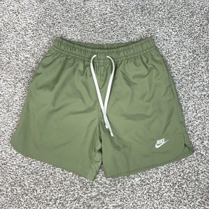 Nike Shorts Mens Small Green Sportswear Club Woven Flow Gym Workout Sports Logo