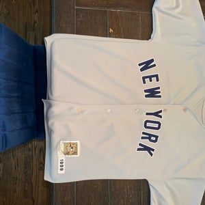 Derek Jeter XXL Men's Mitchell & Ness Jersey (Used)