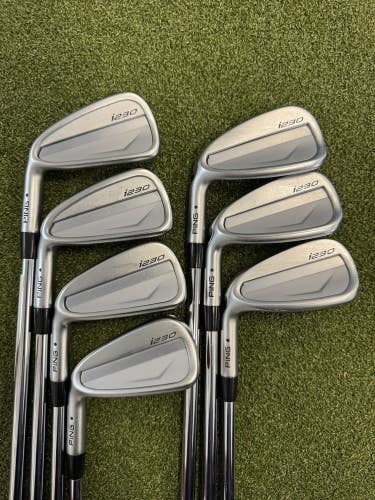 Ping i230 Black Dot Left Handed Iron Set 4-PW Dynamic Gold 105 S300 Stiff