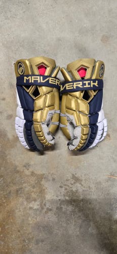 Showtime Maverik Max Goalie Gloves (New)