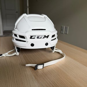 New Medium CCM Super Tacks X Helmet