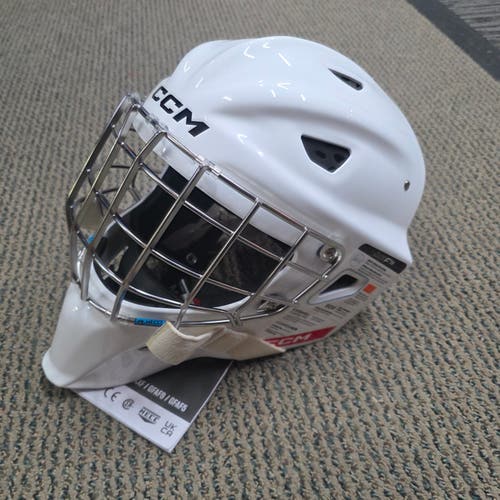 CCM Axis F9 Adult Medium White