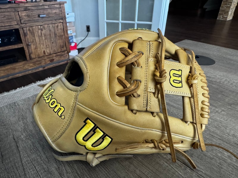 Wilson A2000 DP15 RH Baseball Glove 11.5" (Used)