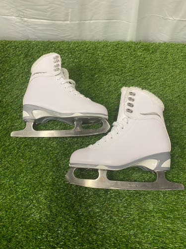 White Jackson Ultima Figure Skates Adult 7 (New)