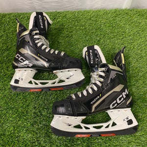 CCM AS-V Hockey Skates | Intermediate Size 5 (New)