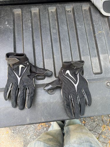 Large Adult Nike Superbad Gloves (Used)