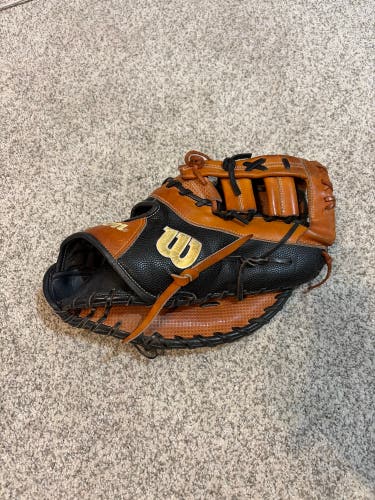 Wilson A2000 RH First Base Baseball Glove 12.5" (Used)