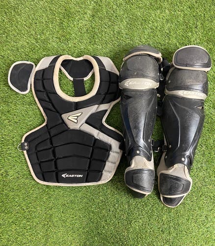 Easton M10 Series Catcher's Set (Ages 9-12)