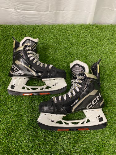 CCM AS-V Hockey Skates | Intermediate Size 5 (Tapered)