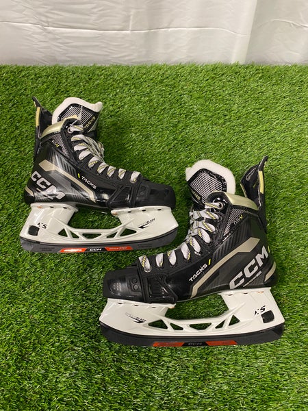CCM AS-V Hockey Skates | Intermediate Size 5 (Tapered)