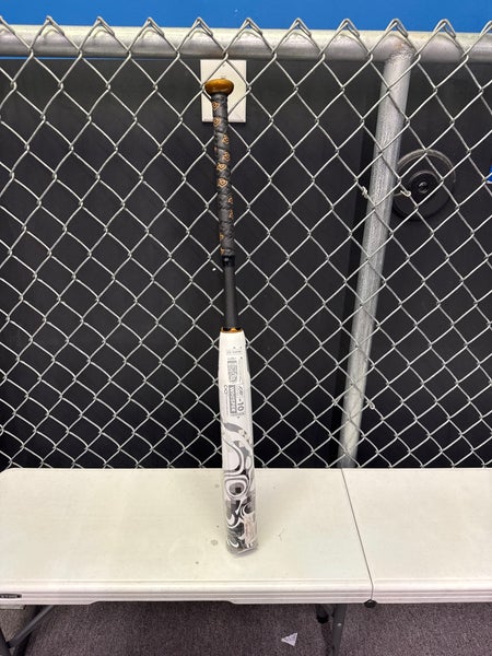 2023 DeMarini Whisper Composite Bat (-10) 21 oz 31" (New)