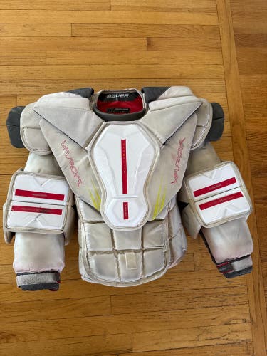 Medium Bauer Vapor Hyperlite 2 Goalie Chest Protector