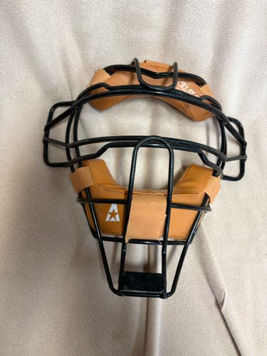 All Star FM25LTX Catcher's/Umpire’s Mask (Used)