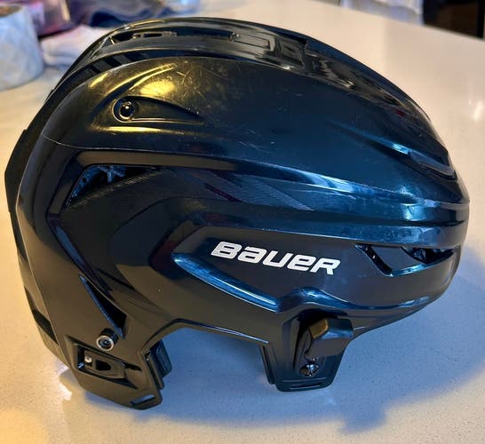 Large Bauer Hyperlite 2 Helmet (Used)