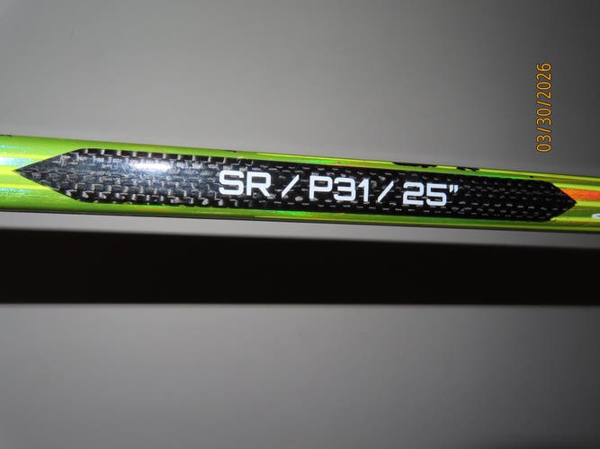 Senior Bauer Vapor Flylite Regular Goalie Stick 25" Paddle (Used) trigger grip