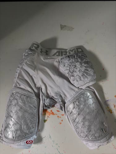 UNUSED White Medium Men's Padded Under Armour Compression Shorts (New)