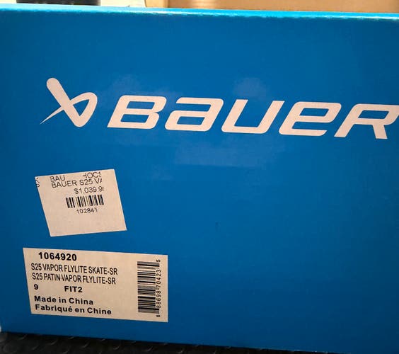 2025 Bauer Vapor Flylite Hockey Skates Regular Width 9 (Used)