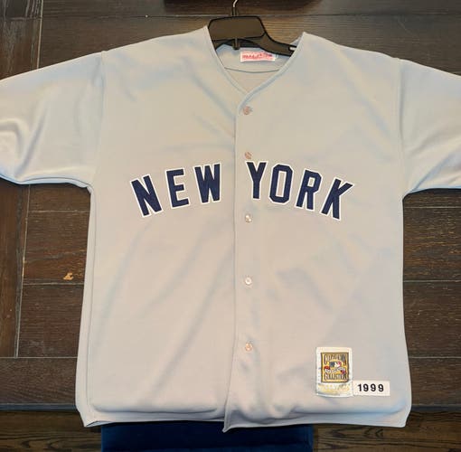 Derek Jeter XXL Men's Mitchell & Ness Jersey (Used)