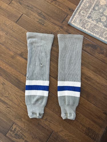 Gray Senior Medium Knit Socks (Used)