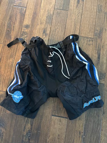 Black Medium Bauer None Pant Shell (Used)
