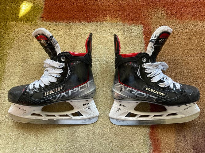 2025 Bauer Vapor X-Lite Hockey Skates Extra Wide Width Size 5.5 (Used)