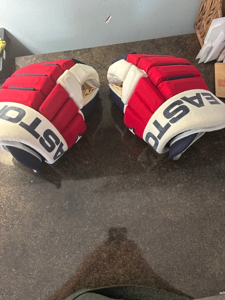 Easton Synergy Gloves 13" Pro Stock (Used)
