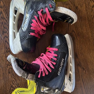 Bauer Supreme M4 Hockey Skates 7 (Used)