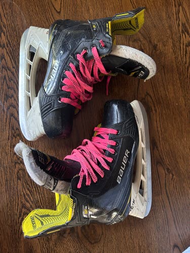 Bauer Supreme M4 Hockey Skates 7 (Used)