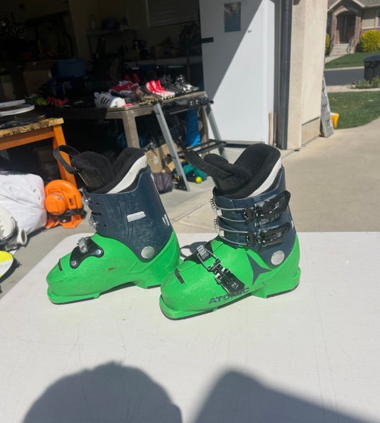 Mondo 22 & 22.5 Salomon Ski Boots (Used)