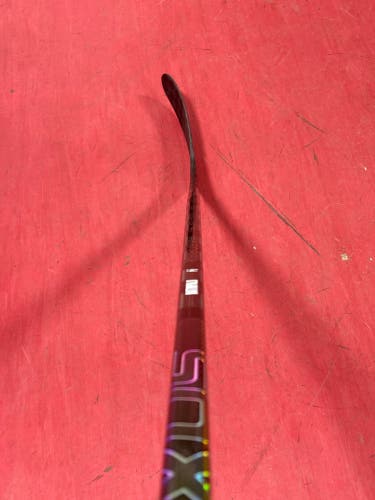 Senior Bauer Hyperlite 2 (wrapped tracer) Right Handed Hockey Stick P28M 102 Flex Pro Stock (New)