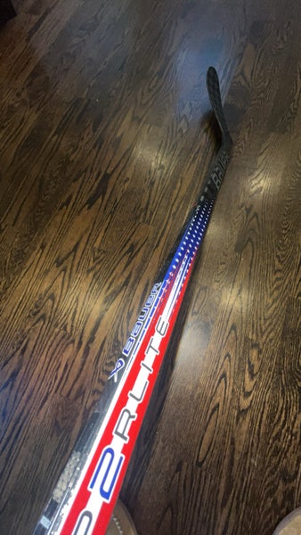 Intermediate Bauer Vapor Hyperlite 2 Left Hand Hockey Stick P28 65 Flex Pro Stock (New)