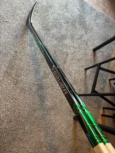 Intermediate Bauer Vapor Flylite Left Hand Hockey Stick P28 70 Flex Pro Stock (Used)