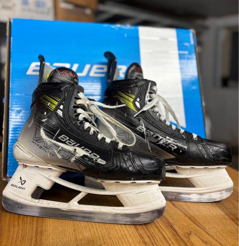 Bauer Vapor Hyperlite 2 Hockey Skates - Senior 9 regular width (Good Condition)