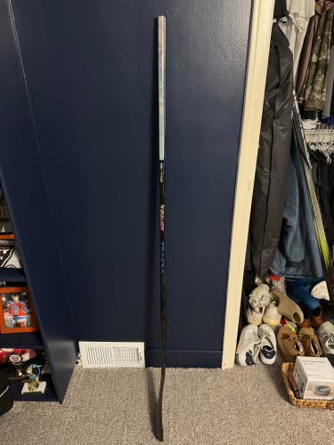 Senior Bauer Nexus Tracer Right Handed Hockey Stick P92 77 Flex (Used)