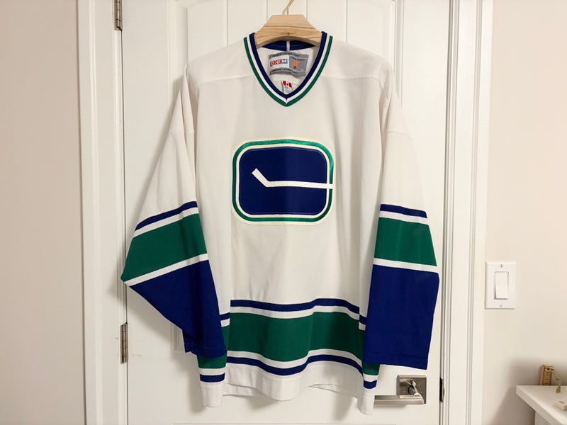 Authentic CCM Vancouver Canucks White Stick In Rink Jersey Size XL Extra Large