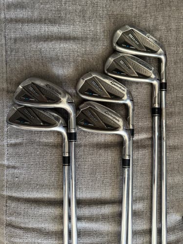 Men's TaylorMade SIM2 MAX Right Handed Iron Set Regular Flex Steel Shaft (Used)