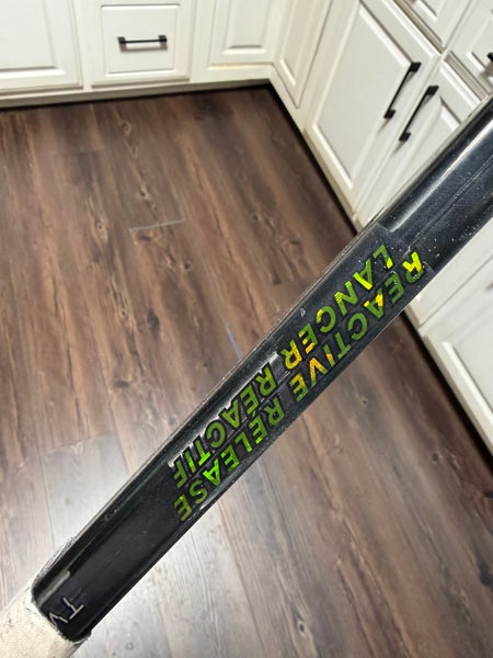 Senior Bauer AG5NT left Handed Hockey Stick P92 70 Flex (Used)