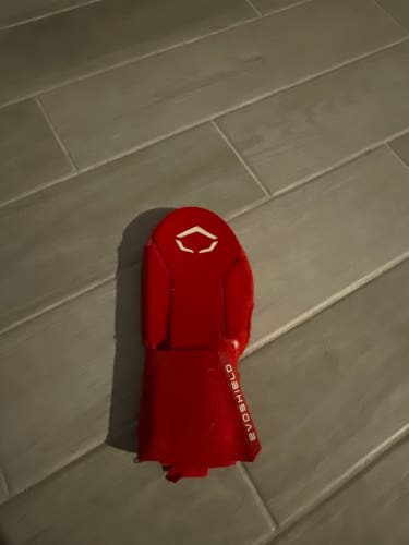 Red Senior EvoShield Sliding Mitt (Used)