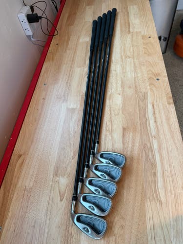 Men's TaylorMade R7 XD Right Handed Iron Set Extra Stiff Flex (5 Clubs)