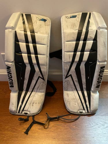 24" Vaughn Velocity V9 Goalie Leg Pads (Used)