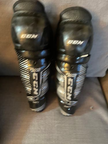 Youth CCM Tacks 9550 9" Shin Pads (Used)