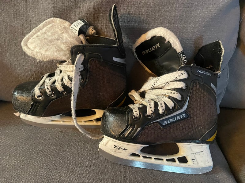 Bauer Hockey Skates 10 (Used)