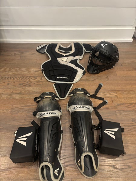Easton Catcher's Set