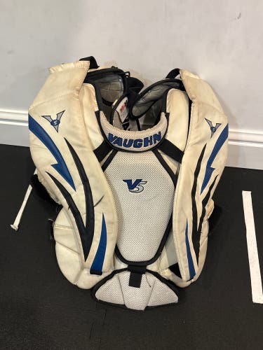 Medium  Vaughn Velocity V5 Goalie Chest Protector