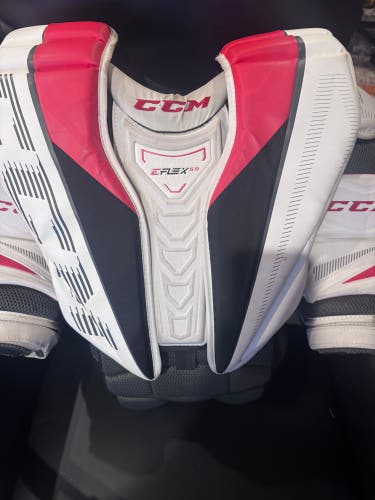 Medium CCM EFlex 5.9 Goalie Chest Protector (Used)