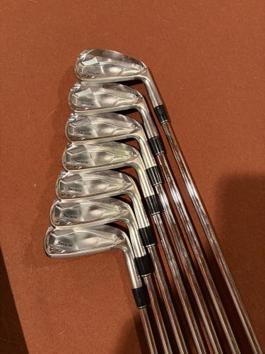 2025 Srixon ZXi7 Right Handed Iron Set