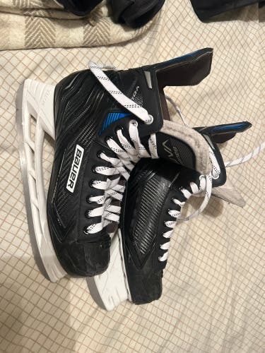 Black 2020 Bauer Vapor VOLT Hockey Skates Regular Width 10 (Used)