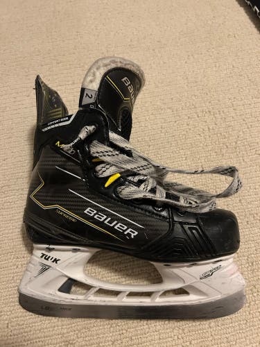 2024 Bauer Supreme M40 Hockey Skates Size 2 (Used)