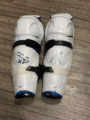 Bauer Vapor Flylite Shin Pads, Size Intermediate 14”